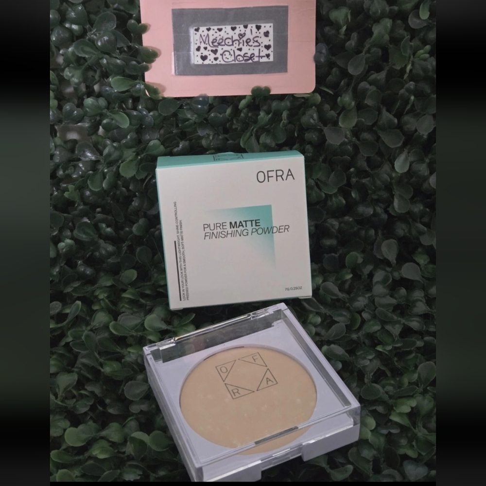 NIB Ofra Pure Matte Finishing Powder in shade Fair Shine Control 7g 0.25oz